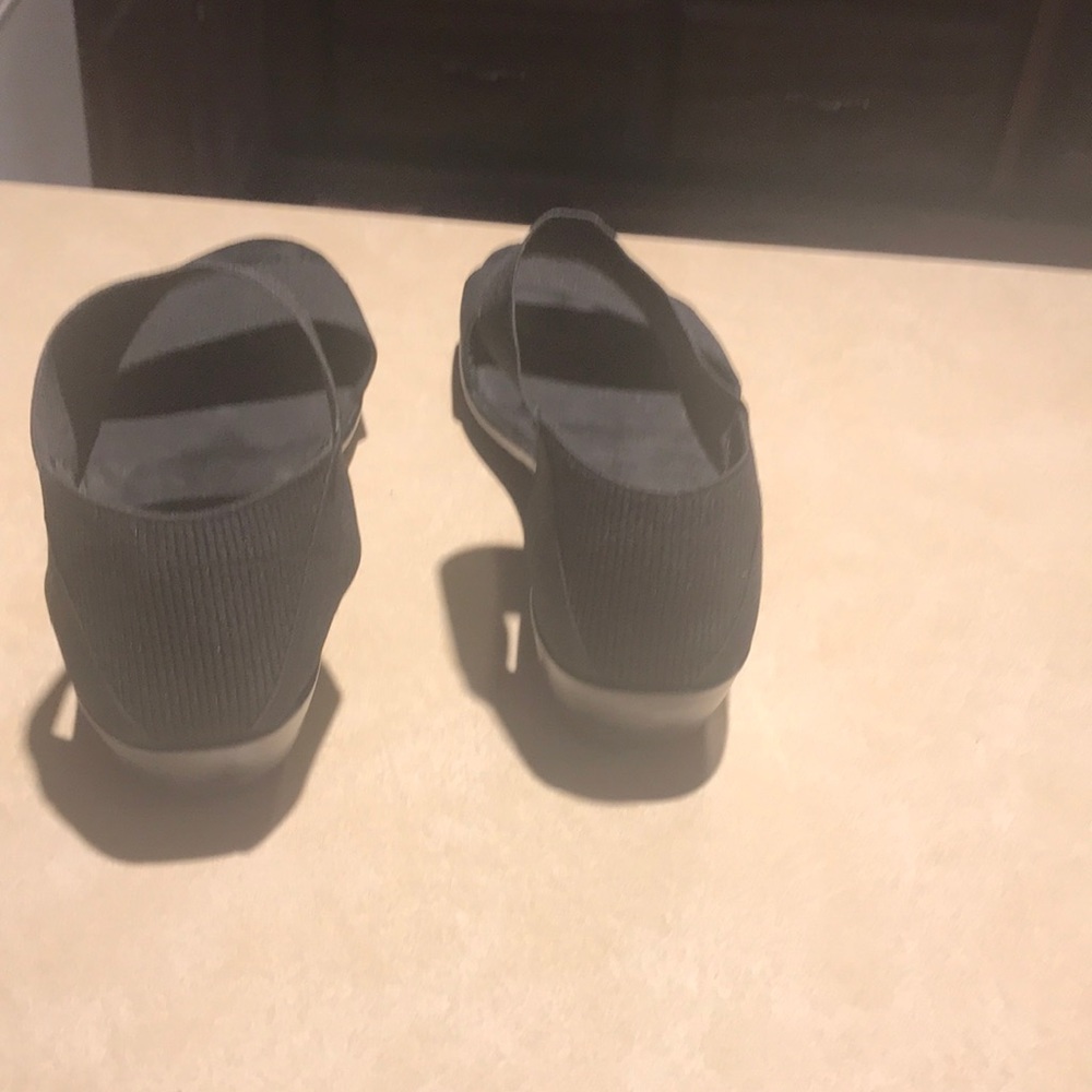 Sandals - Picture 3 of 4
